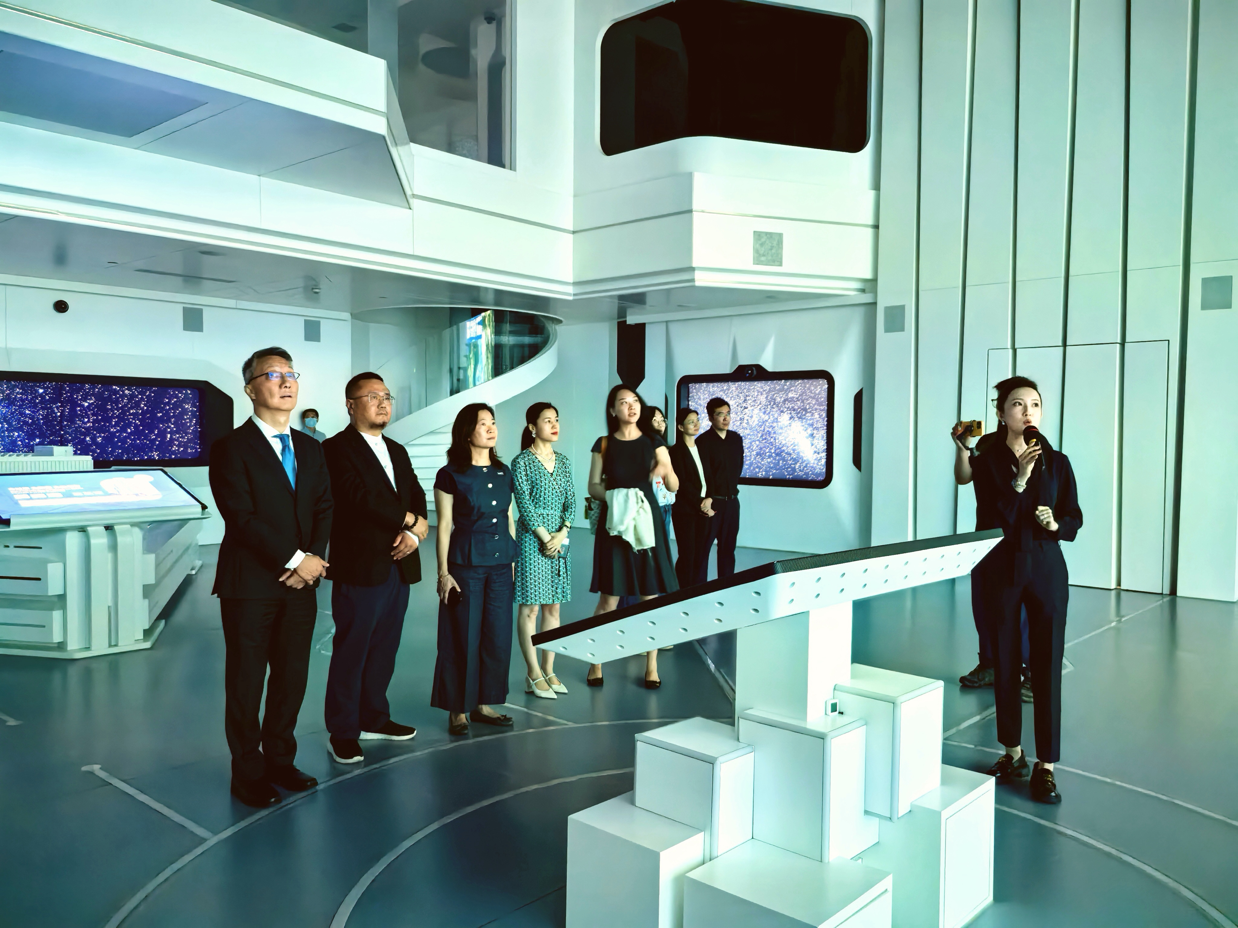 InvestHK and HKTDC Visit Glodon to Explore Global Development Opportunities in Construction Technology